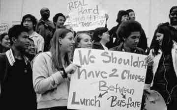 Youth organizers in Oakland protest being forced to choose between lunch and bus fare. Janny Castillo photo.